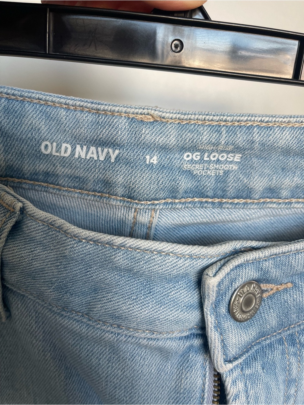 Old Navy OG Loose Jeans in Light Denim Blue - Picture 4 of 4